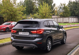 Подержанный автомобиль BMW X1 2018 года (6 фото)