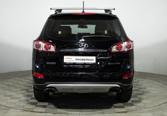 Подержанный автомобиль Hyundai Santa Fe 2011 года (6 фото)