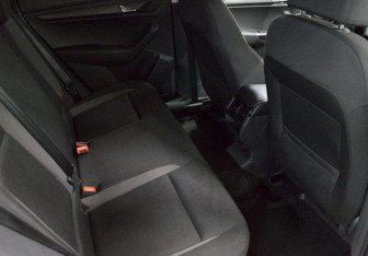 Подержанный автомобиль Skoda Karoq 2021 года (13 фото)