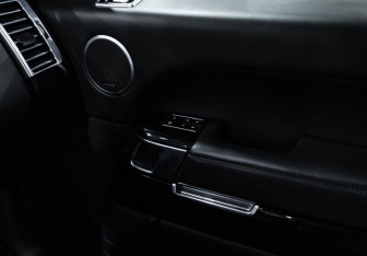 Подержанный автомобиль Land Rover Range Rover 2014 года (23 фото)