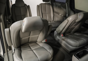 Подержанный автомобиль Kia Carnival 2018 года (30 фото)
