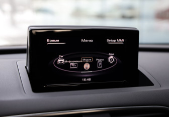 Подержанный автомобиль Audi Q3 2012 года (13 фото)