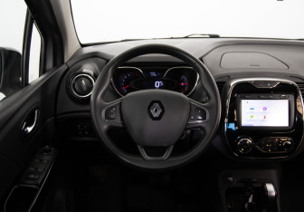 Подержанный автомобиль Renault Kaptur 2018 года (10 фото)
