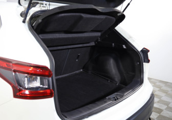 Подержанный автомобиль Nissan Qashqai 2019 года (18 фото)