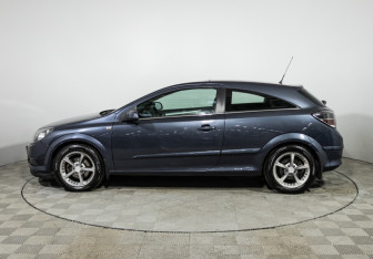 Подержанный автомобиль Opel Astra Hatchback 2010 года (8 фото)
