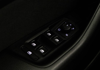 Подержанный автомобиль Volkswagen Passat Sedan 2016 года (24 фото)