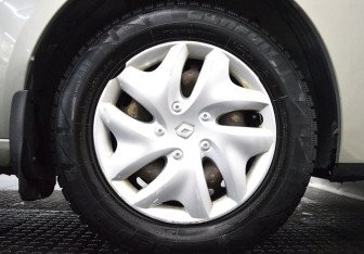 Подержанный автомобиль Renault Fluence 2013 года (9 фото)