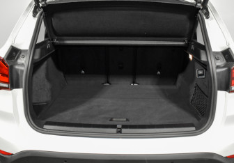 Подержанный автомобиль BMW X1 2021 года (21 фото)