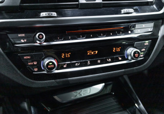 Подержанный автомобиль BMW X3 2019 года (26 фото)