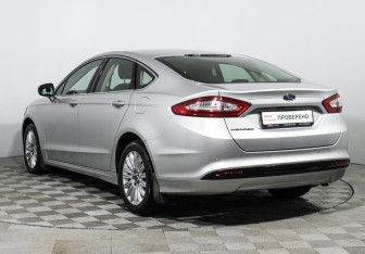 Подержанный автомобиль Ford Mondeo Sedan 2016 года (7 фото)