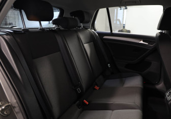 Подержанный автомобиль Volkswagen Golf Hatchback 2013 года (19 фото)