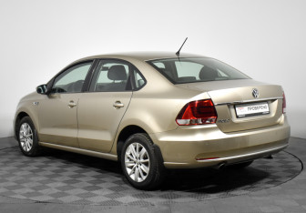 Подержанный автомобиль Volkswagen Polo Sedan 2016 года (7 фото)