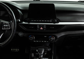 Подержанный автомобиль Kia K3 Hatchback 2019 года (14 фото)