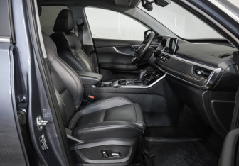 Подержанный автомобиль Chery Tiggo 8 2022 года (23 фото)