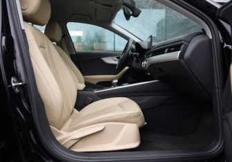Подержанный автомобиль Audi A4 Sedan 2019 года (28 фото)