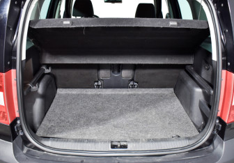 Подержанный автомобиль Skoda Yeti 2014 года (16 фото)