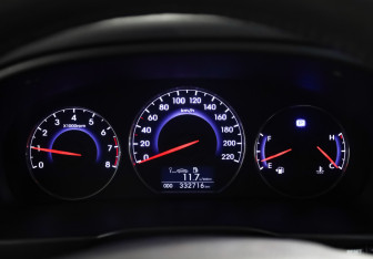 Подержанный автомобиль Hyundai Santa Fe 2011 года (12 фото)