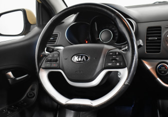 Подержанный автомобиль Kia Picanto 2015 года (14 фото)