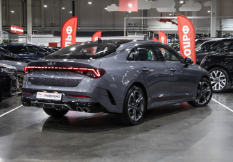 Подержанный автомобиль Kia K5 2023 года (7 фото)