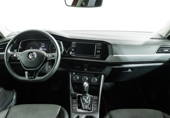 Подержанный автомобиль Volkswagen Jetta Sedan 2020 года (13 фото)