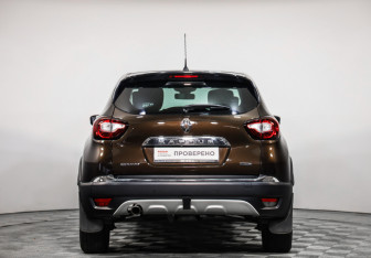 Подержанный автомобиль Renault Kaptur 2017 года (6 фото)