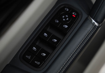 Подержанный автомобиль Porsche Cayenne 2019 года (26 фото)