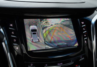 Подержанный автомобиль Cadillac Escalade Suv 2016 года (16 фото)