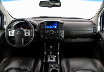 Подержанный автомобиль Nissan Pathfinder 2010 года (10 фото)