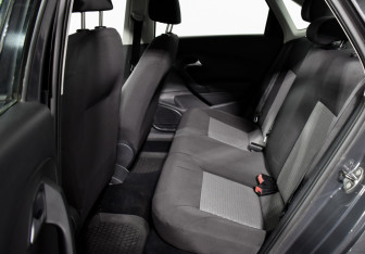 Подержанный автомобиль Volkswagen Polo Sedan 2010 года (11 фото)