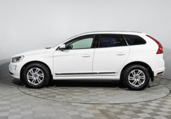 Подержанный автомобиль Volvo XC60 2016 года (8 фото)
