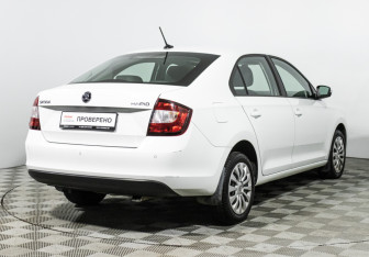Подержанный автомобиль Skoda Rapid Liftback 2019 года (5 фото)