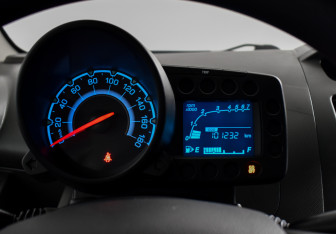 Подержанный автомобиль Chevrolet Spark 2013 года (18 фото)