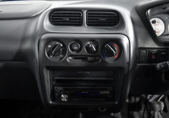 Подержанный автомобиль Daihatsu Terios 2004 года (16 фото)