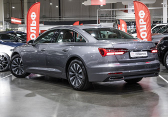 Подержанный автомобиль Audi A6 Sedan 2019 года (11 фото)