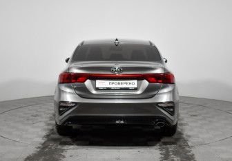 Подержанный автомобиль Kia Cerato Sedan 2020 года (7 фото)