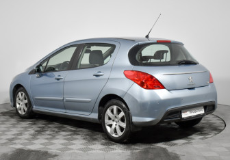 Подержанный автомобиль Peugeot 308 Hatchback 2011 года (7 фото)