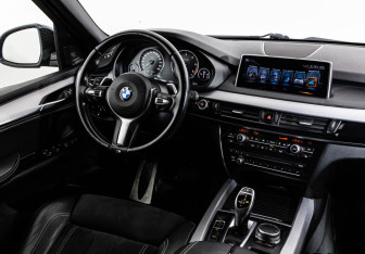 Подержанный автомобиль BMW X5 2017 года (17 фото)
