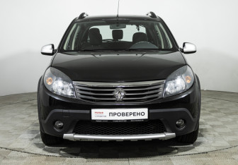 Подержанный автомобиль Renault Sandero 2014 года (2 фото)