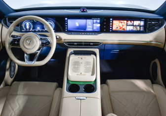 Подержанный автомобиль Voyah Free 2023 года (13 фото)