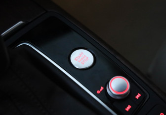 Подержанный автомобиль Audi A6 Sedan 2015 года (15 фото)