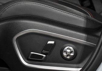 Подержанный автомобиль Geely Tugella 2023 года (12 фото)