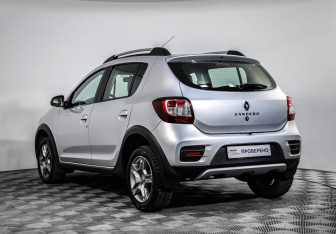 Подержанный автомобиль Renault Sandero 2020 года (7 фото)