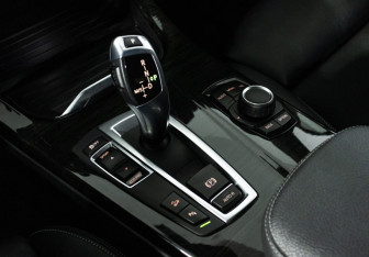 Подержанный автомобиль BMW X4 2016 года (18 фото)