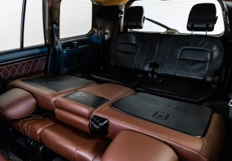 Подержанный автомобиль Toyota Land Cruiser Suv 2011 года (28 фото)