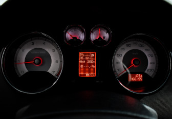 Подержанный автомобиль Peugeot 308 Hatchback 2008 года (18 фото)