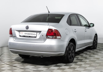 Подержанный автомобиль Volkswagen Polo Sedan 2013 года (5 фото)