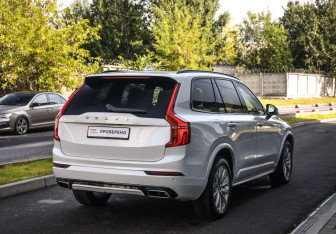 Подержанный автомобиль Volvo XC90 2019 года (6 фото)