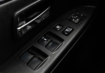 Подержанный автомобиль Mitsubishi ASX 2013 года (15 фото)