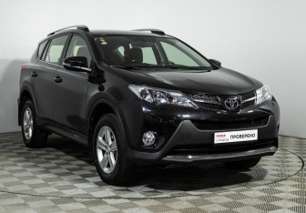 Подержанный автомобиль Toyota RAV4 2013 года (3 фото)