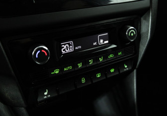 Подержанный автомобиль Skoda Rapid Liftback 2018 года (16 фото)